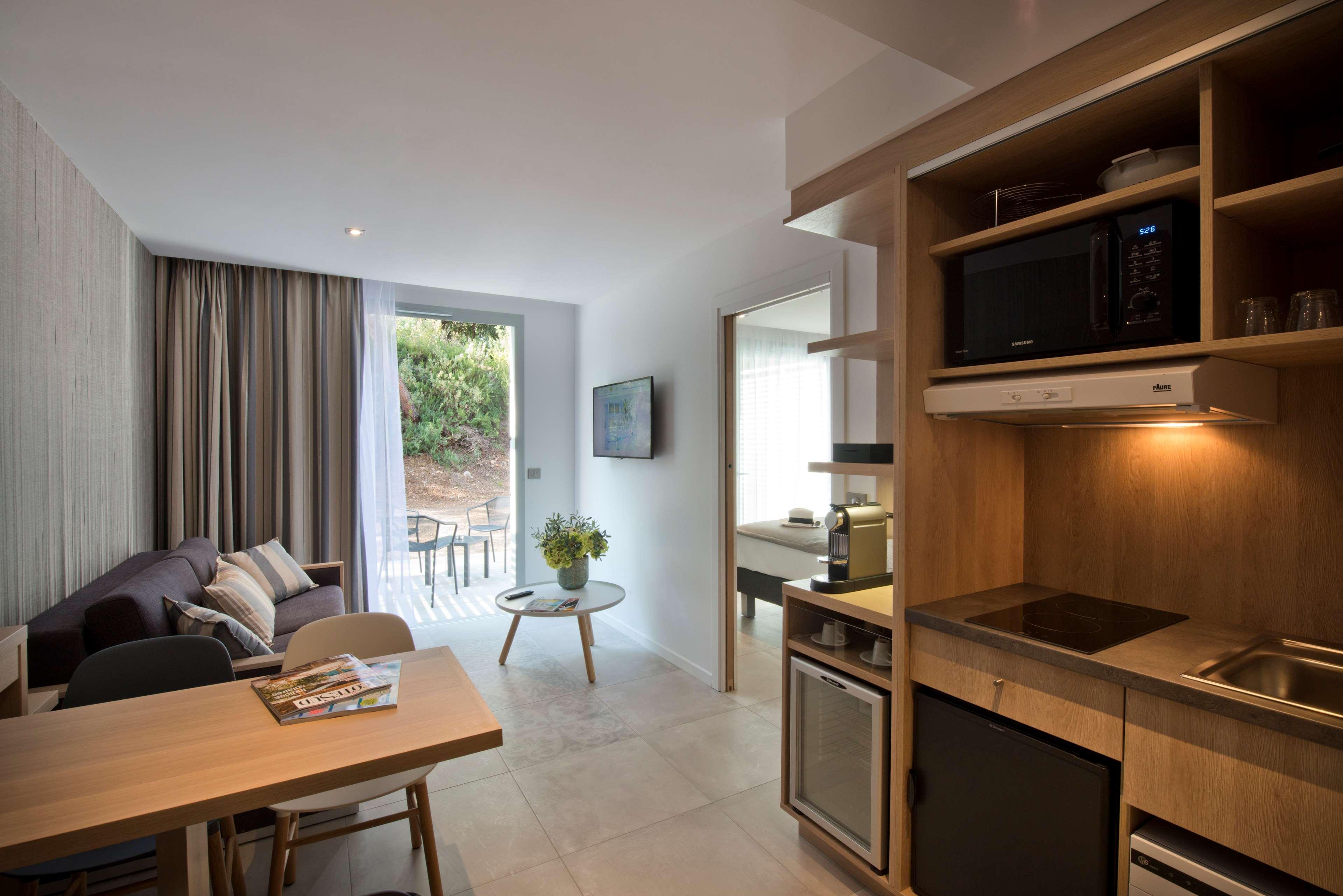 Golden Tulip Sophia Antipolis - Hotel & Spa Валбон Екстериор снимка