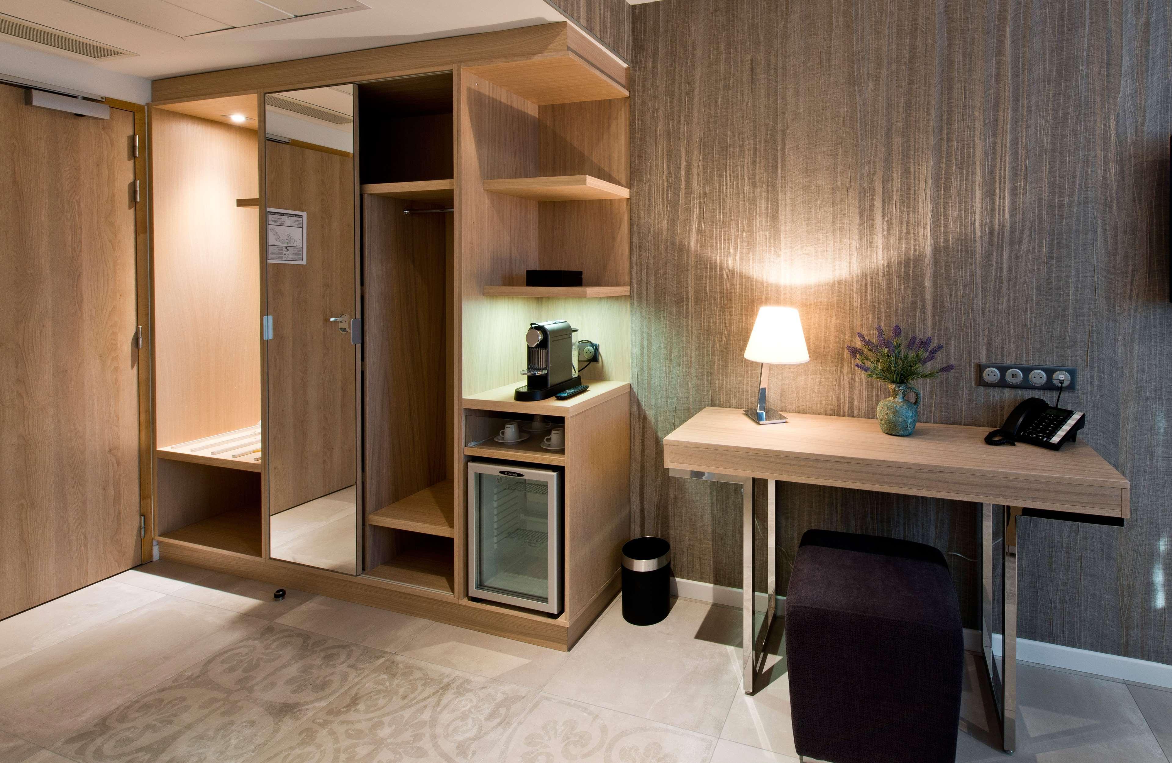 Golden Tulip Sophia Antipolis - Hotel & Spa Валбон Екстериор снимка