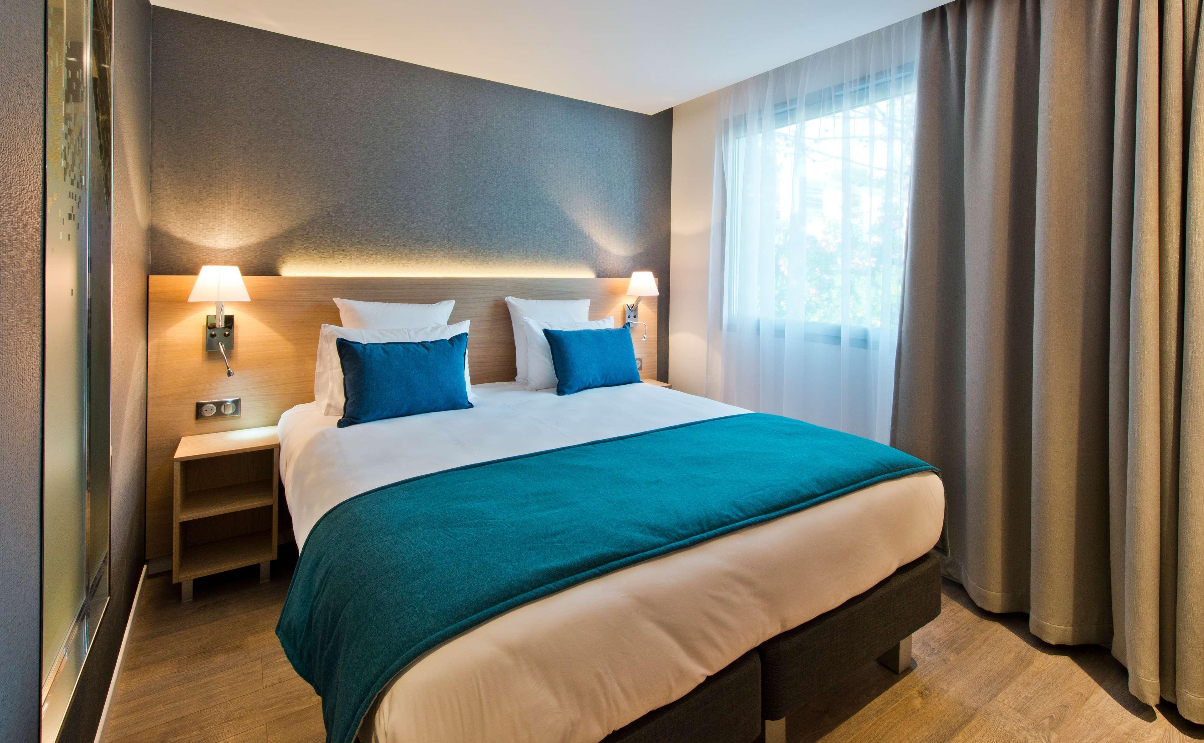 Golden Tulip Sophia Antipolis - Hotel & Spa Валбон Екстериор снимка
