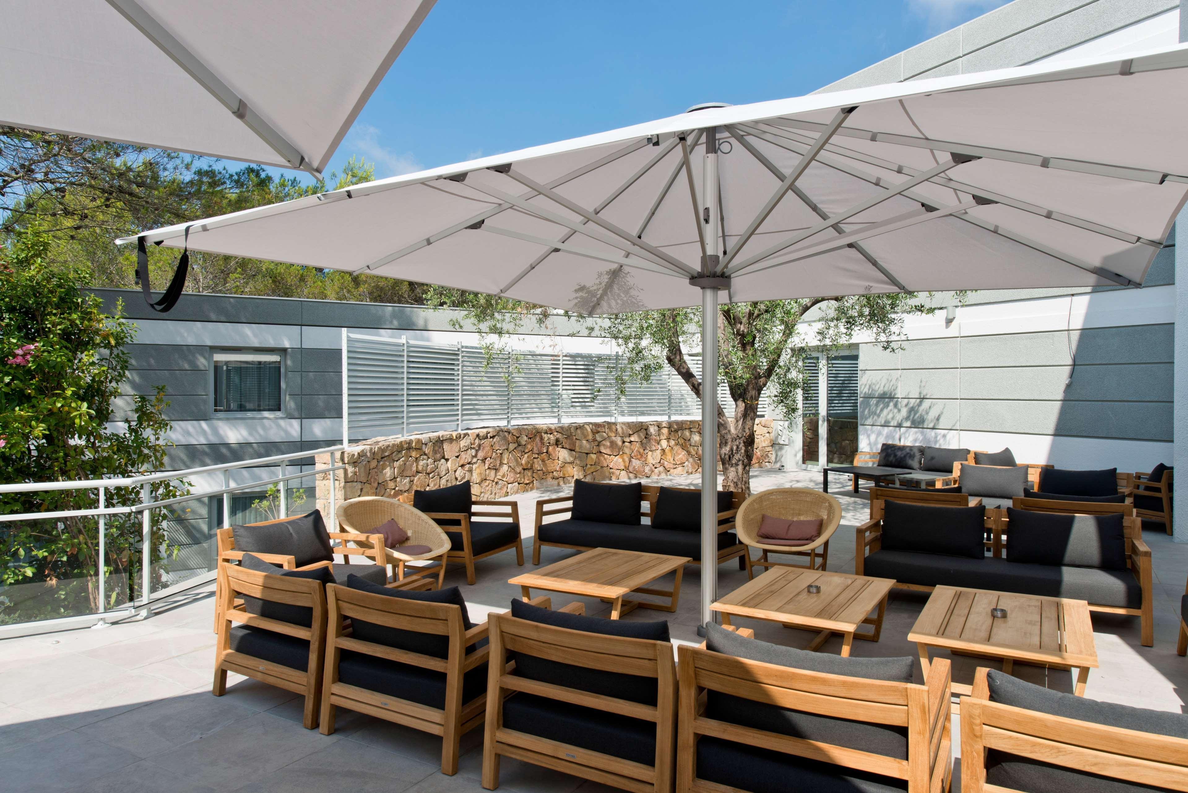Golden Tulip Sophia Antipolis - Hotel & Spa Валбон Екстериор снимка