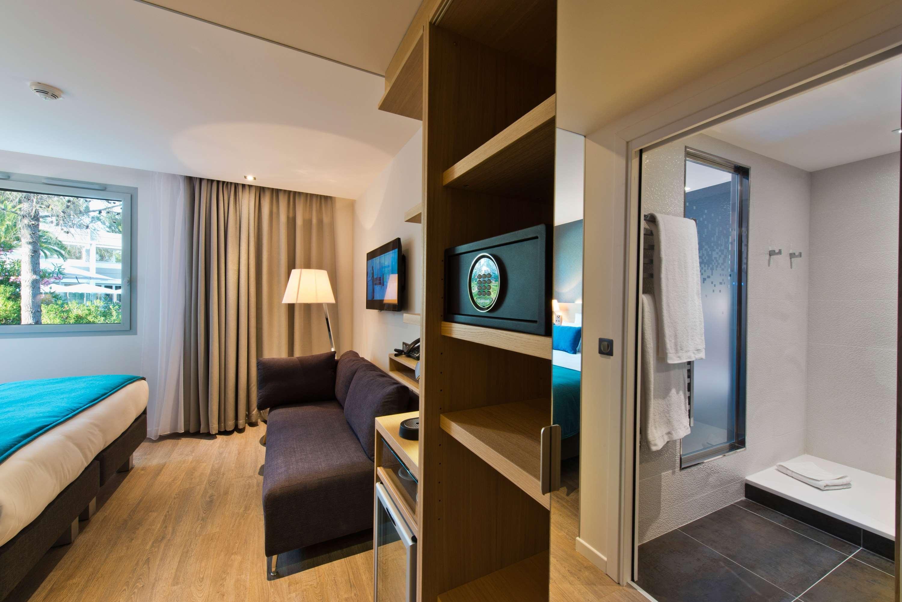 Golden Tulip Sophia Antipolis - Hotel & Spa Валбон Екстериор снимка