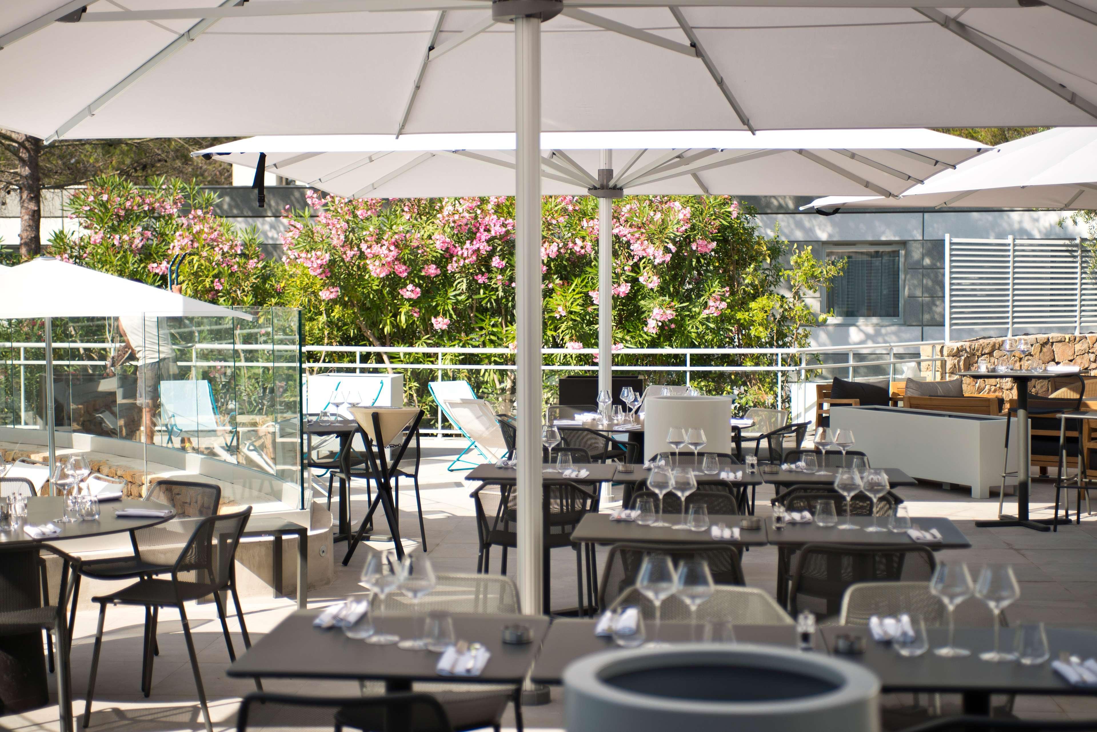Golden Tulip Sophia Antipolis - Hotel & Spa Валбон Екстериор снимка